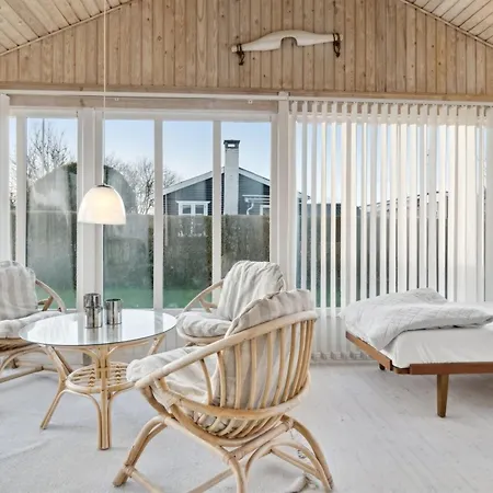 Nantje - 300m From The Sea By Interhome