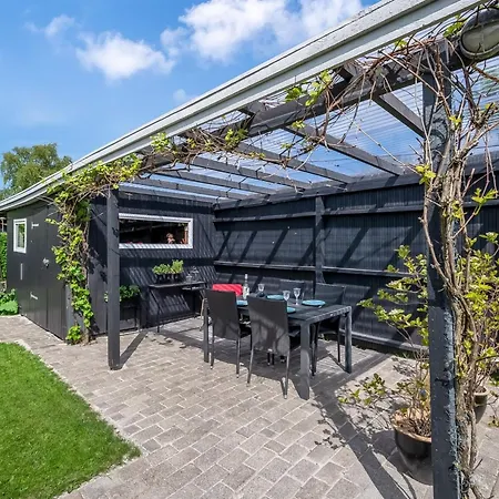 Nantje - 300m From The Sea By Interhome